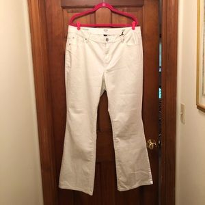 Bootleg, white jean!